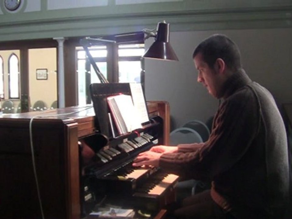 Hark what a sound - Chris Lawton at Staplehurst United Reformed Church, Kent