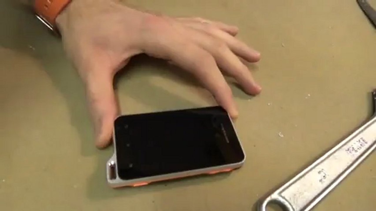 Xperia Active CrAsh Test!