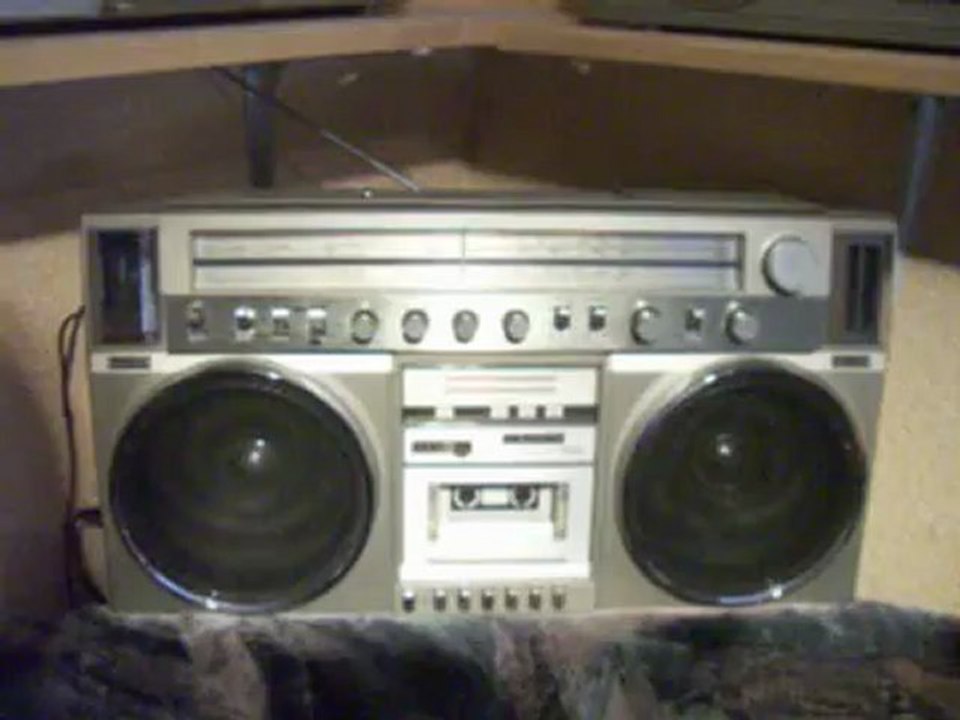 Crown CSC 970 with Sony WM-F20 and the Italy Dance :-)