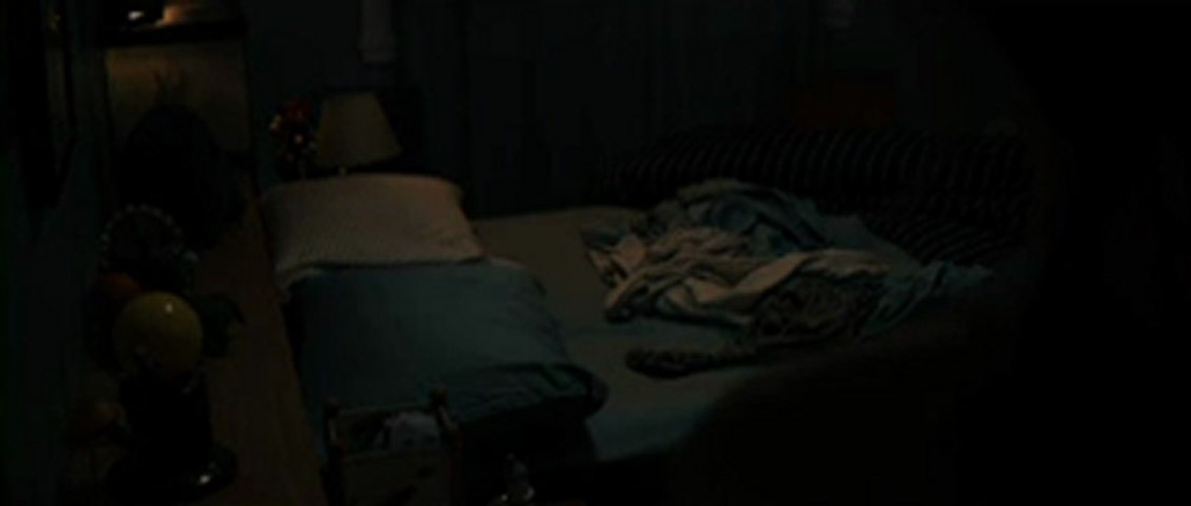 Dark Skies - An alien in the dark