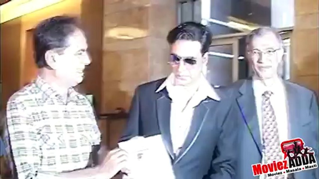 Akshay Kumar Honoured With 'Excellence In Entertainment' Award !