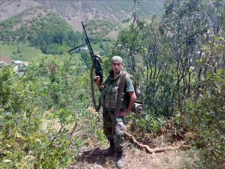 EZAN DİNMEZ BAYRAK İNMEZ GARDAŞ....