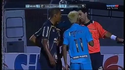 La vidéo de l'exclusion de Neymar pour un coup de pied dans les bijoux de famille