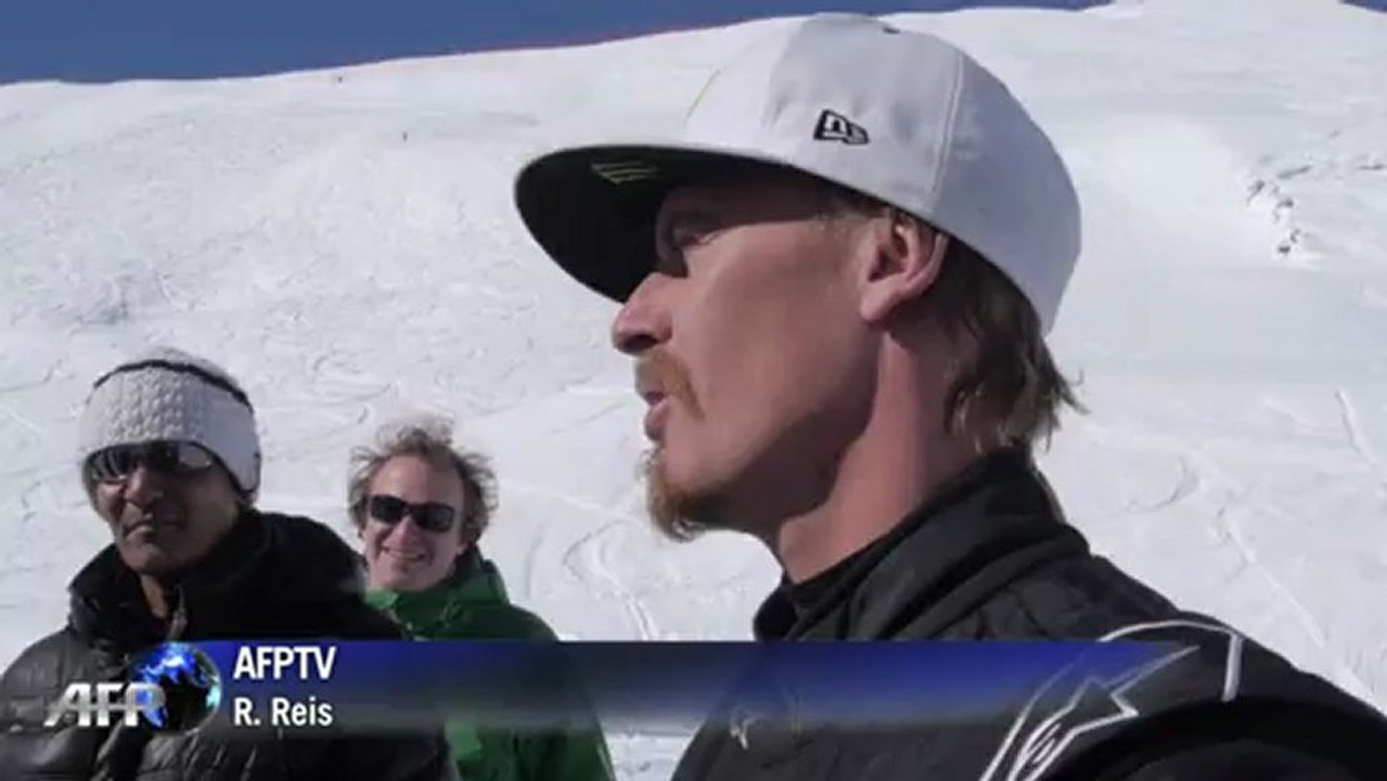 Spektakulär: Salto rückwärts mit Auto im Schnee