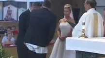 Le témoin perd son pantalon et le mariage finit en fou rire !