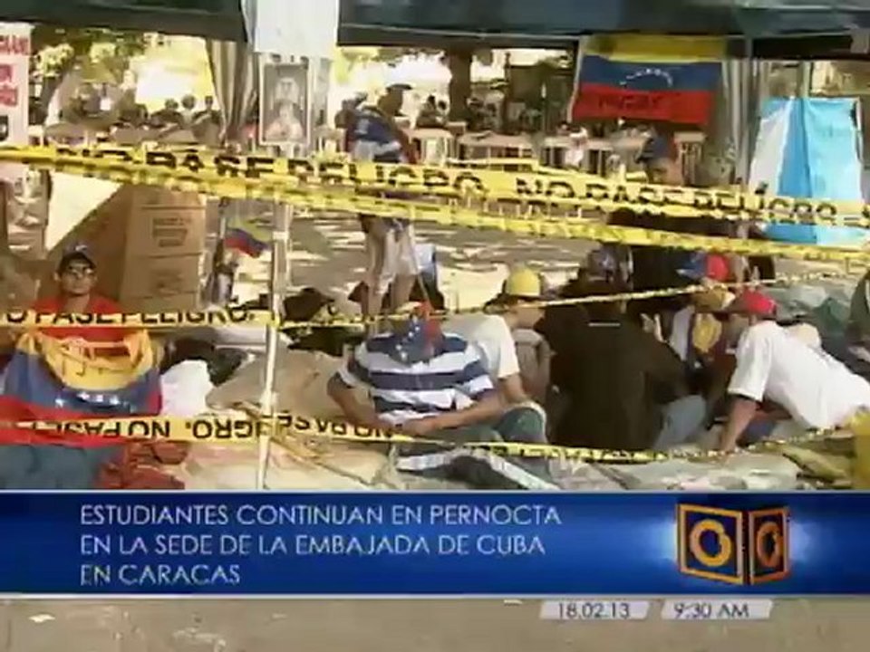 Estudiantes encadenados en la embajada de Cuba ofrecerán rueda de prensa