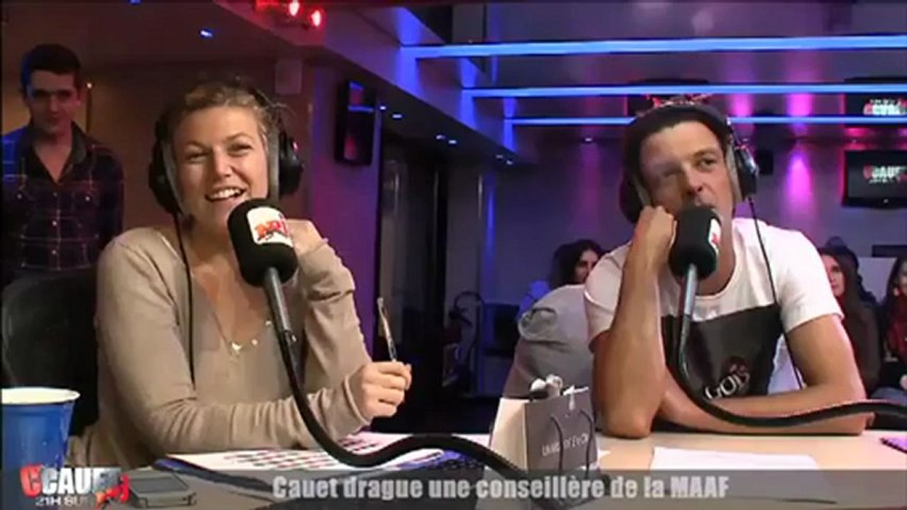 Cauet drague une conseillère de la MAAF