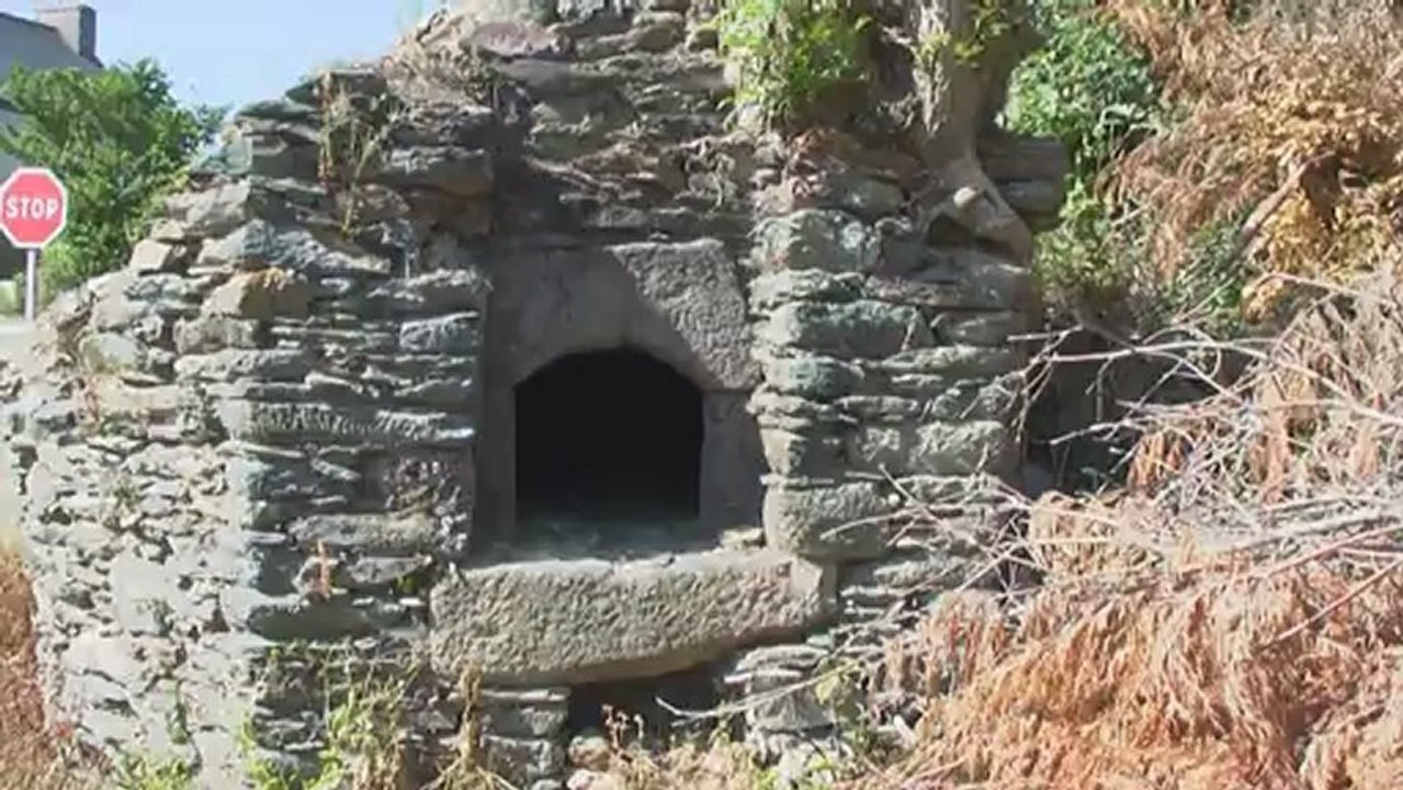 four à pain à la porte aux moines