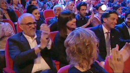 Berlin Film Festivali'nde en iyi erkek oyuncu ödülü...