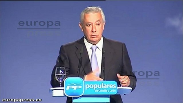 Arenas denuncia una batalla contra Rajoy