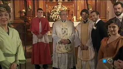 MARTIN MIRA A MARIA QUE LLEGA A LA IGLESIA ESDPV 18-02-2013