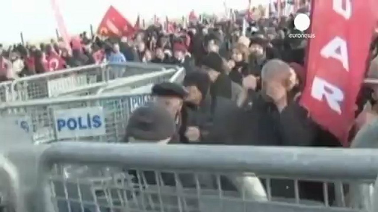 Clashes outside Turkey's four-year Ergenekon trial