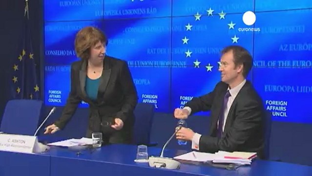 EU rejects lifting arms embargo on Syrian rebels