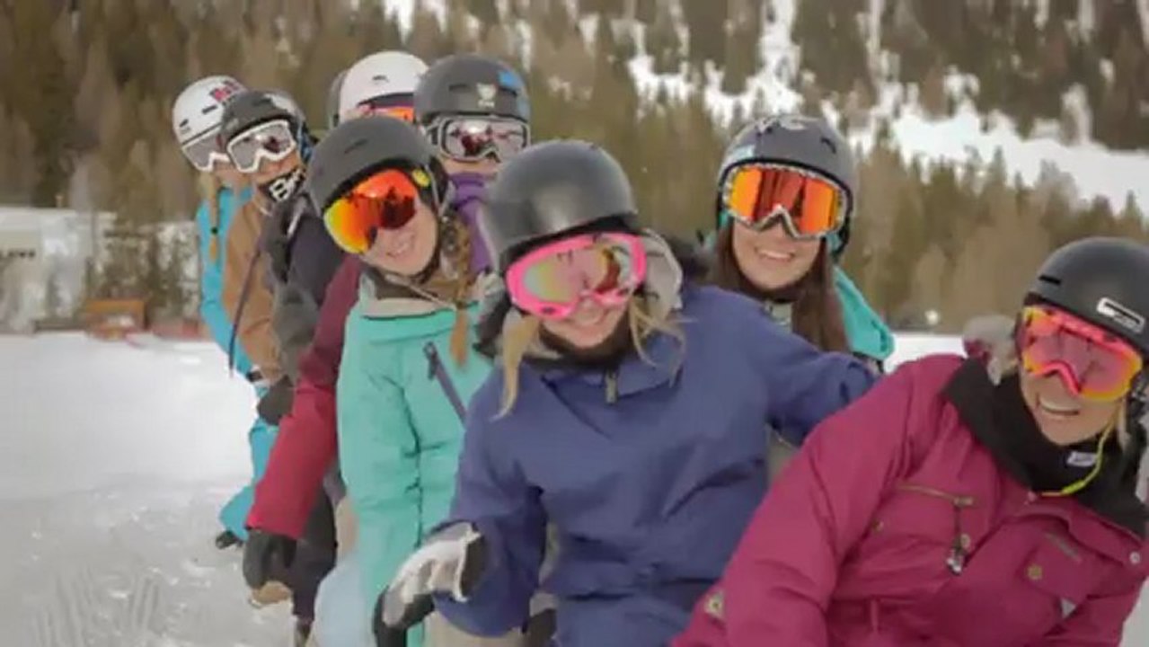 Snowpark Alta Badia: Girls Snowboard Shred Session - 01.02.2013