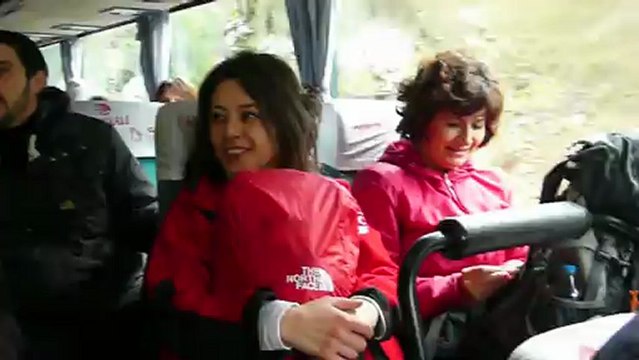 ZİRVE DAĞCILIK_1_(ZİRVE DAĞCILIK ETKİNLİĞİNDEN İZMİR ÖREN ÇIPLAKDAĞI TIRMANIŞ PARKURUNA GİDERKEN