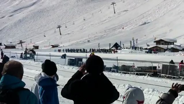 Le backflip en voiture de Guerlain Chicherit