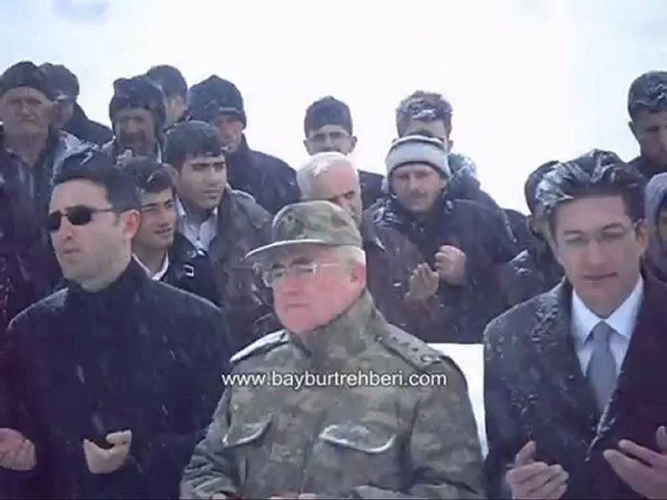 Bayburt Rehberi - Kop Dağı Şehitlik Anıtında Kuran-ı Kerim Okunması ve Dua Edilmesi