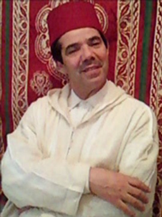 محمد الزيدي راويا للحديث بمسجد في طنجة