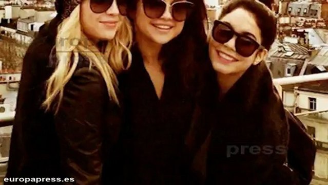 Selena Gomez olvida las penas en París