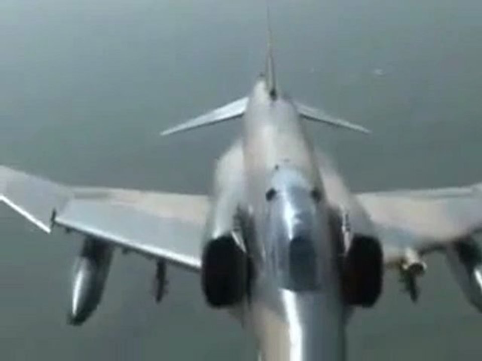 Airplane crash! Caught on video from the air