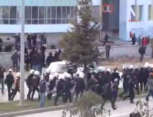 bdp-lilerin-kaldigi-otel-onunde-arbede-36954