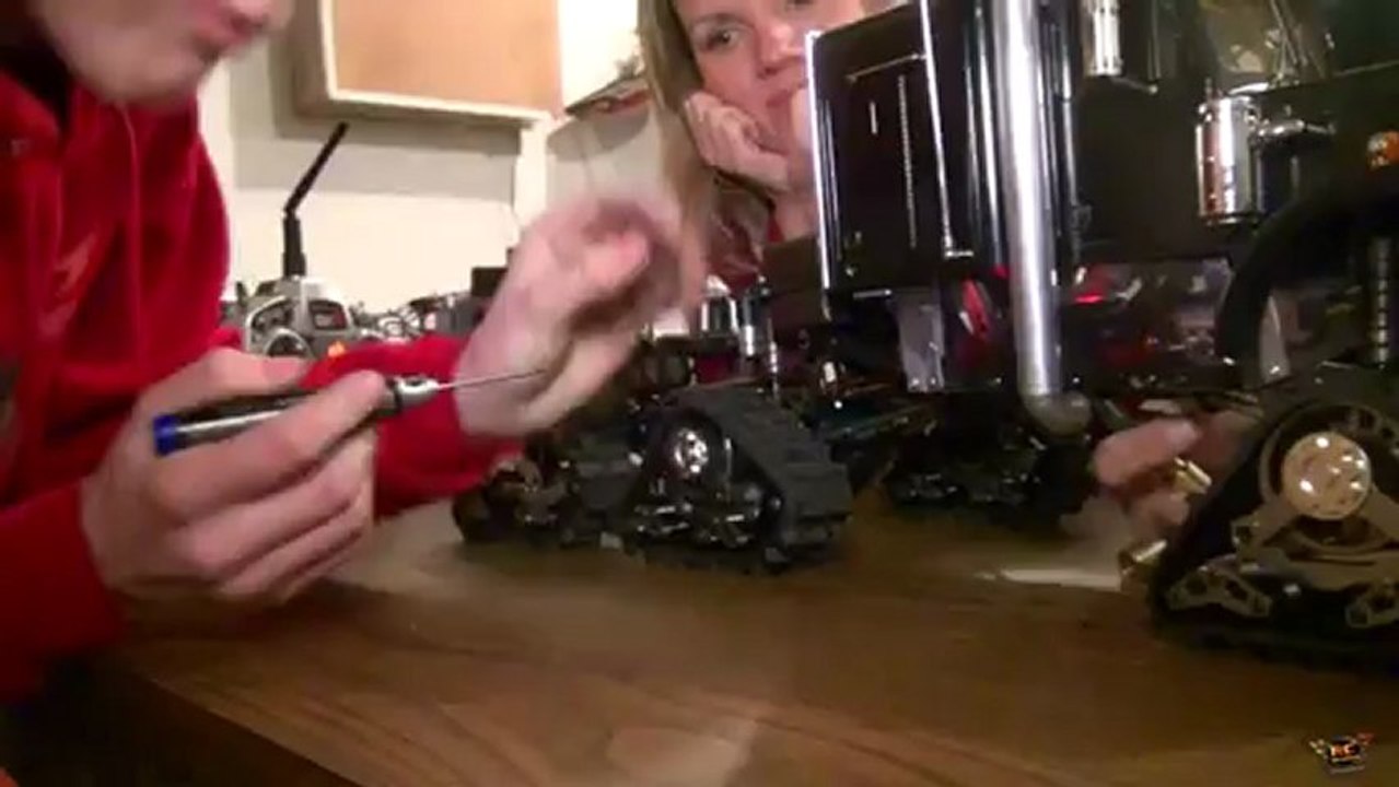 RC ADVENTURES - HD OVERKiLL - MEGA MACHiNE - 6WD Tracks, 5 Motors, 5 ESC's, PURE POWER SEMi TRUCK
