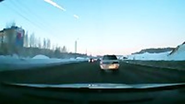 UFO (meteorite, plane or rocket) explodes in the sky above Russia