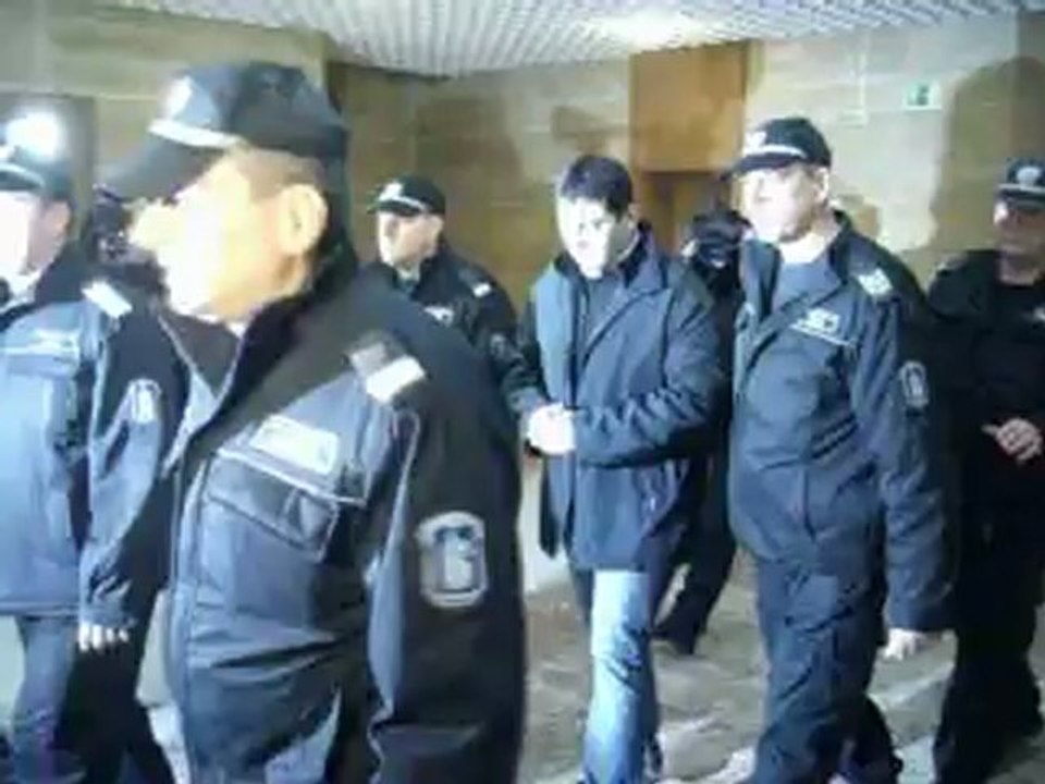 Лазар Колев влиза в съдебна зала