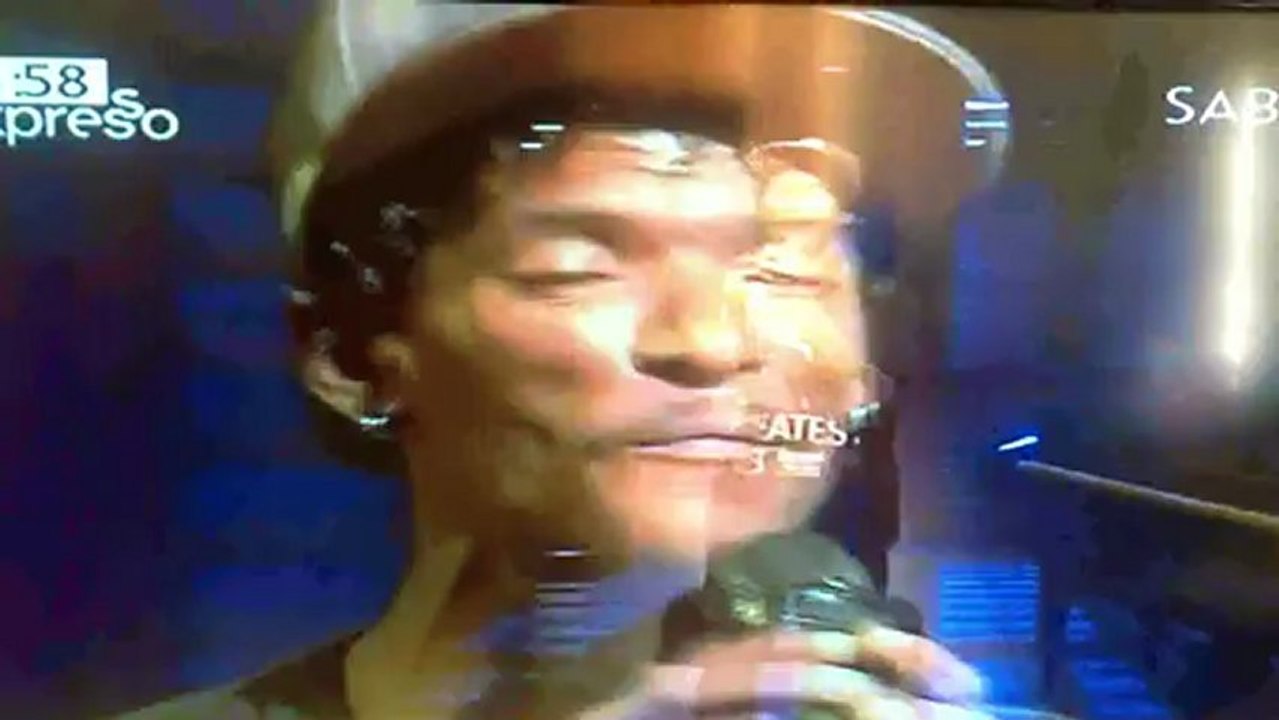 The singing car guard on Expresso
