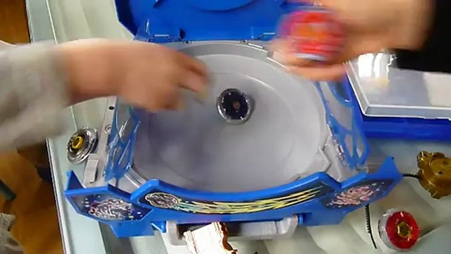 Beyblade - Combat de Toupies partie 4