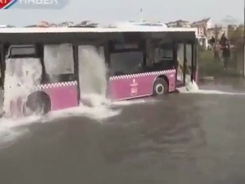 Autobus Fontaine d'eau à Istanbul