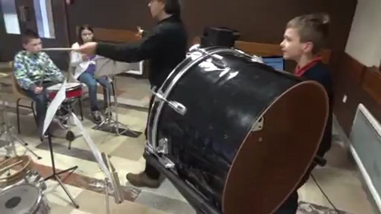 Séance de batterie à l'école de Mulcey, février 2013