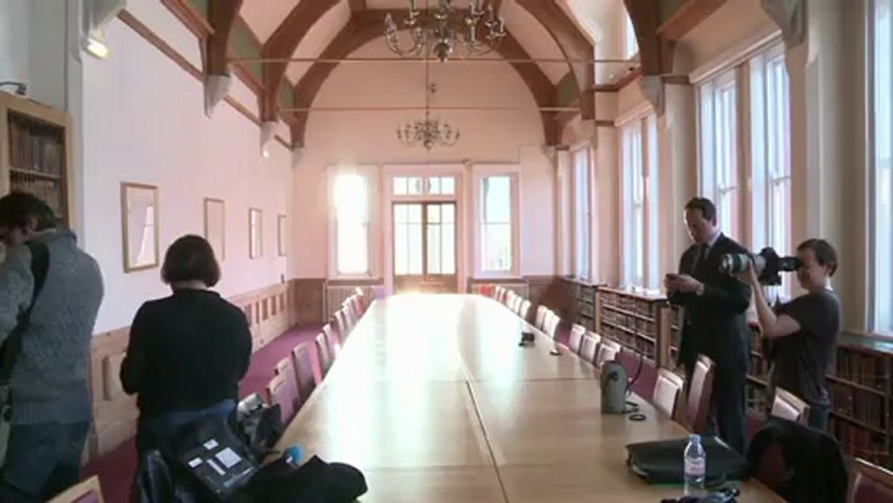 Le Pen defies protests to address Cambridge Union