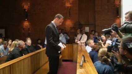 Pistorius case stuns S. Africans, tweet by tweet
