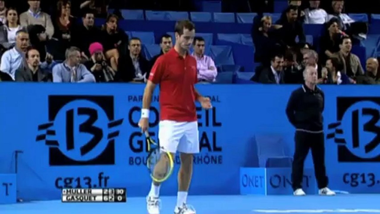 Marseille: Ass! Voll in die Weichteile