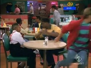 2x12 - Otto sotto un tetto - Palla in buca