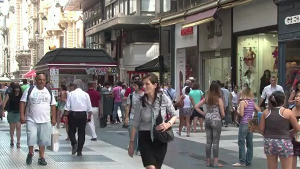 Argentinos tentam se proteger da inflação