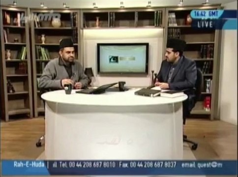 Hadhrat Masih Maud (as) said that prophets die natural death but Hadhrat Khalifatul Masih IV (ra) said Hadhrat Yahya (as) was martyred