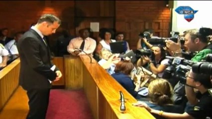 Faits divers - La famille Pistorius attaque