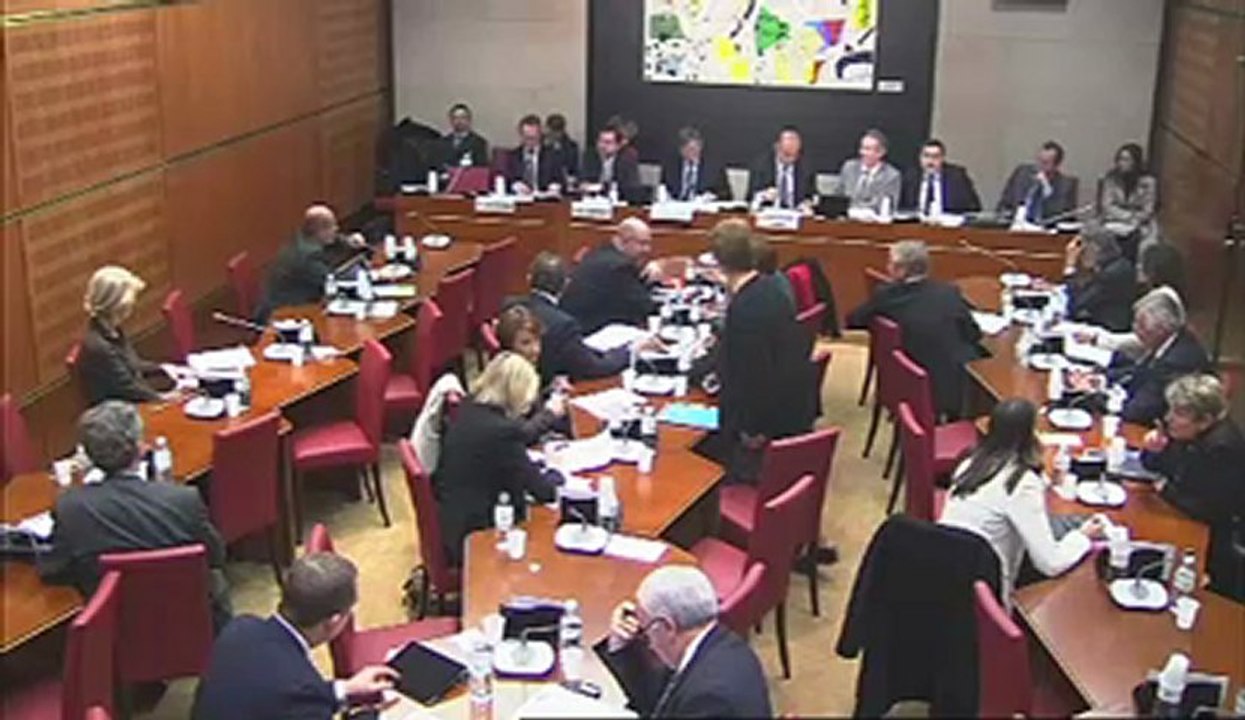 Intervention en Commission au profit des auxiliaires de vie scolaire. intervention du député de la première circonscription du pas-de-calais jean-jacques cottel