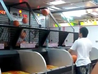 A man plays basketball with high speed