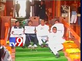T - Cong MPs dharna in Parliament to introduce Telangana bill