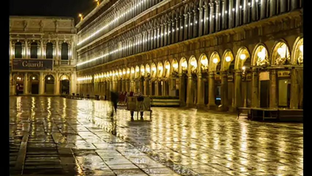 JULIE ZENATTI VENICE 2037 (Version Italienne)