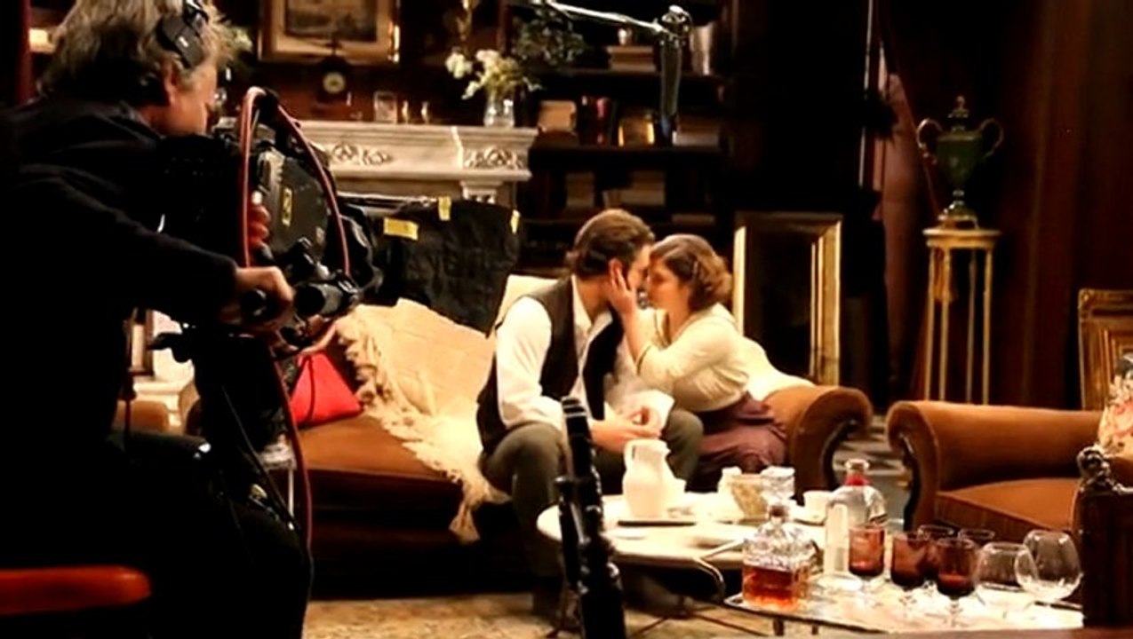 Aída de la Cruz y Álex Gadea - El beso constata que la relación de Tristán y Candela va más allá de una amistad"  - ANTENA 3 TV