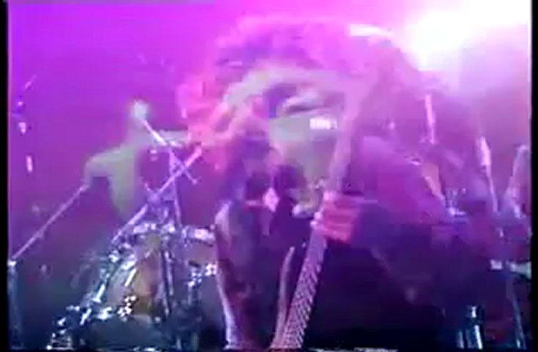TOTO - HOLD THE LINE (LIVEFIELDS TOUR 1999)