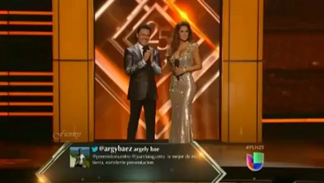 Maite Perroni (@MaiteOficial) presenta el Premio Tropical del Año || PLN