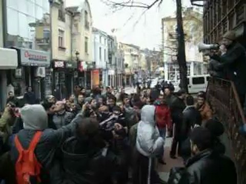 Протест пред джамията на жителите на кв. Столипиново