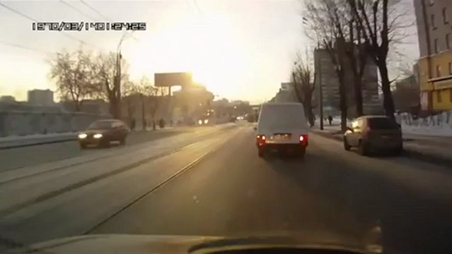 МЕТЕОРИТ Взрыв Челябинск ЕСТЬ ЖЕРТВЫ Meteorite Fallen 2013 - YouTube