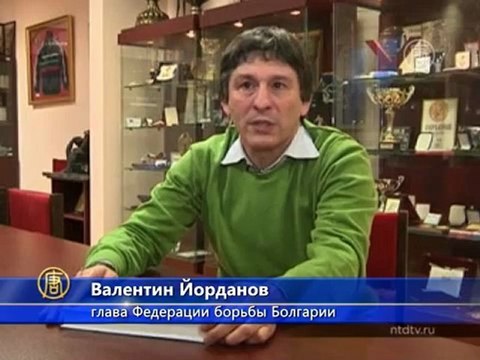 Олимпийский чемпион вернул медаль в знак протеста