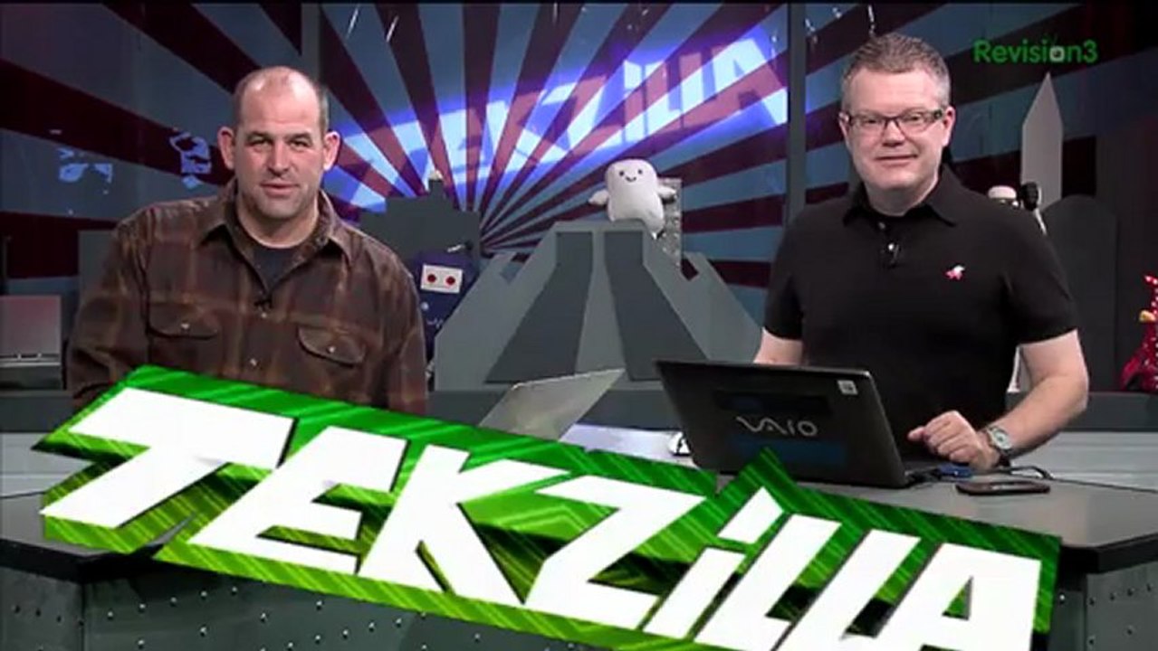 Six Strikes: The Copyright Alert System Is Live! SpaceTop 3-D Desktop Rocks. Emergency Cell Phone Power. CableCARD vs. Pay Per View. Boot Camp & Win8 - Tekzilla